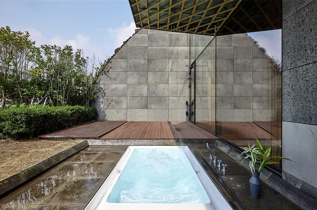 Jeju Art Villas Block D Kengo Kuma 63 pyeong - A two-story room suitable for accommodating up to 4 guests, offering a view of the Jungmun Sea.