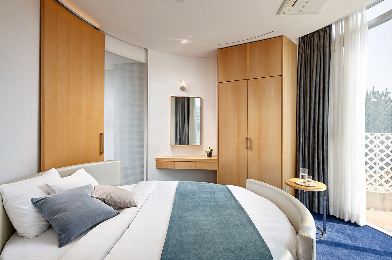  Jeju Art Villas Block B, Dominique Perrault 74 pyeong - A room suitable for 6 guests with an entrance on the second floor